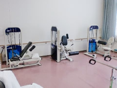 ²ð¸îÏ·¿ÍÊÝ·ò»ÜÀß ¤Ê¤¬¤¿¤¤Áñ¡¡ÂçÍá¾ì ²ð¸îÏ·¿ÍÊÝ·ò»ÜÀß ¤Ê¤¬¤¿¤¤Áñ¤Ï°å»Õ¤È´Ç¸î»Õ¤Ë¤è¤ë·ò¹¯¥Á¥§¥Ã¥¯¡¢ÀìÌç¤ÎÎÅË¡»Î¤Ë¤è¤ë¥ê¥Ï¥Ó¥ê¥Æ¡¼¥·¥ç¥ó¤ò¹Ô¤¤¤Þ¤¹¡£¤Þ¤¿¡¢²ð¸î°÷¤¬³§ÍÍ¤ÎÆü¾ï¤ÎÀ¸³è¤Î¤ªÀ¤Ïäò¤µ¤»¤Æ¤¤¤¿¤À¤¤Þ¤¹¡£¤½¤Î¾¥ì¥¯¥ê¥¨¡¼¥·¥ç¥ó¤Ê¤ÉÍøÍѼԤ˹ç¤Ã¤¿²÷Ŭ¤ÊÎÅÍÜÀ¸³è¤¬¤Ç¤¤ë¤è¤¦¤ËÅØ¤á¤Þ¤¹¡£